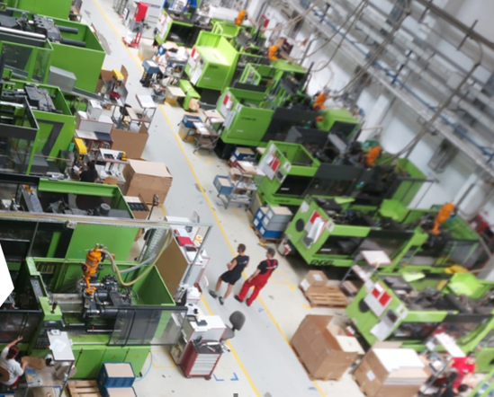 Injection molding hall with Engel presses
